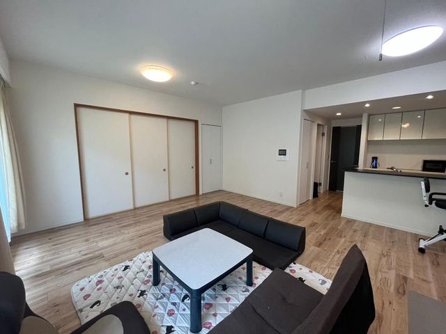 ��t�����ˎs�a���P�J �̒��Ã}���V�����̃��r���O