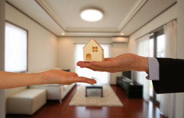住みながら家を売却する